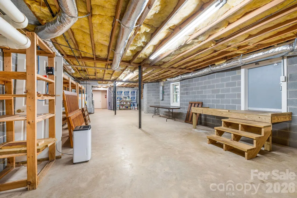 13 Lowry Lane Weaverville, NC 28787