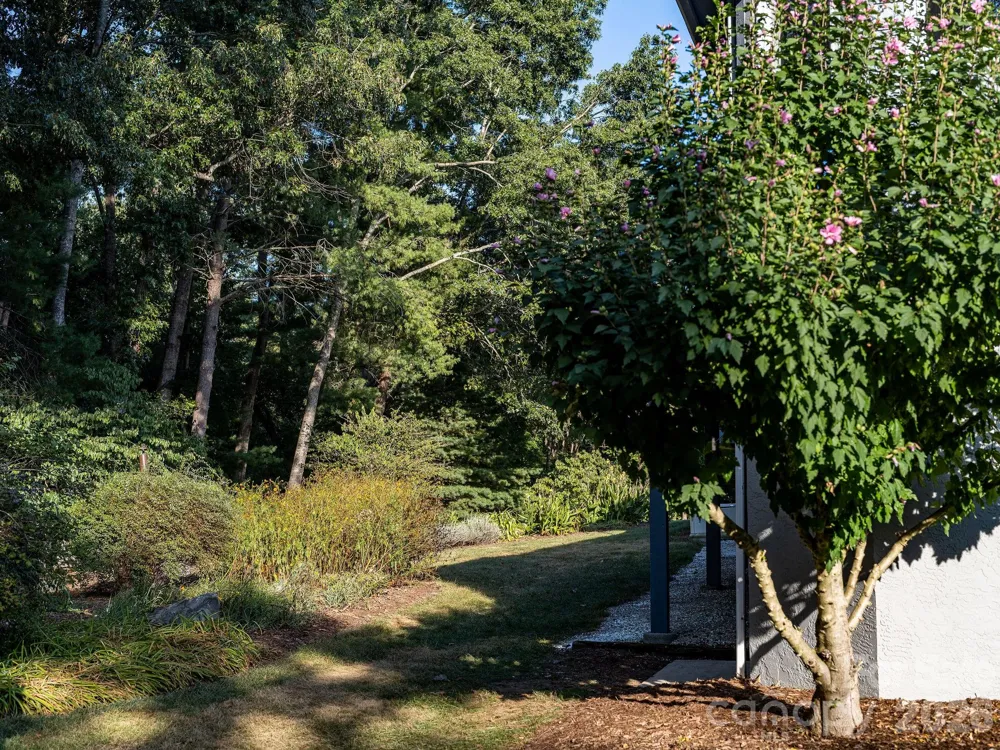 13 Lowry Lane Weaverville, NC 28787