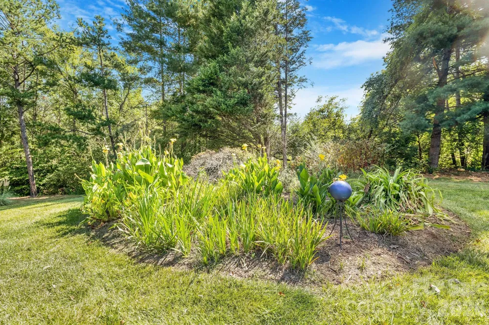 13 Lowry Lane Weaverville, NC 28787