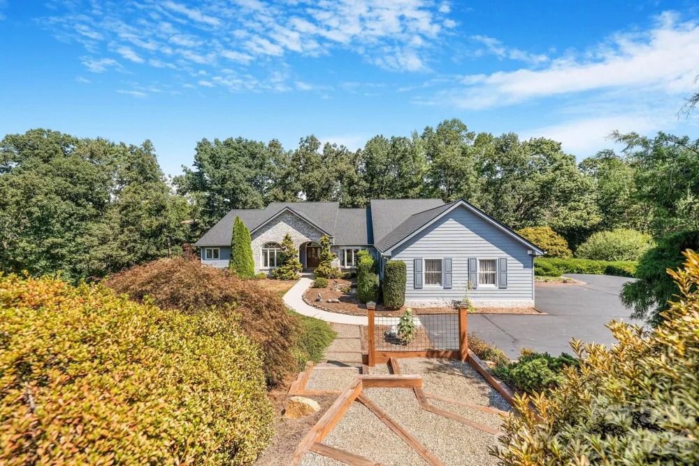 13 Lowry Lane Weaverville, NC 28787