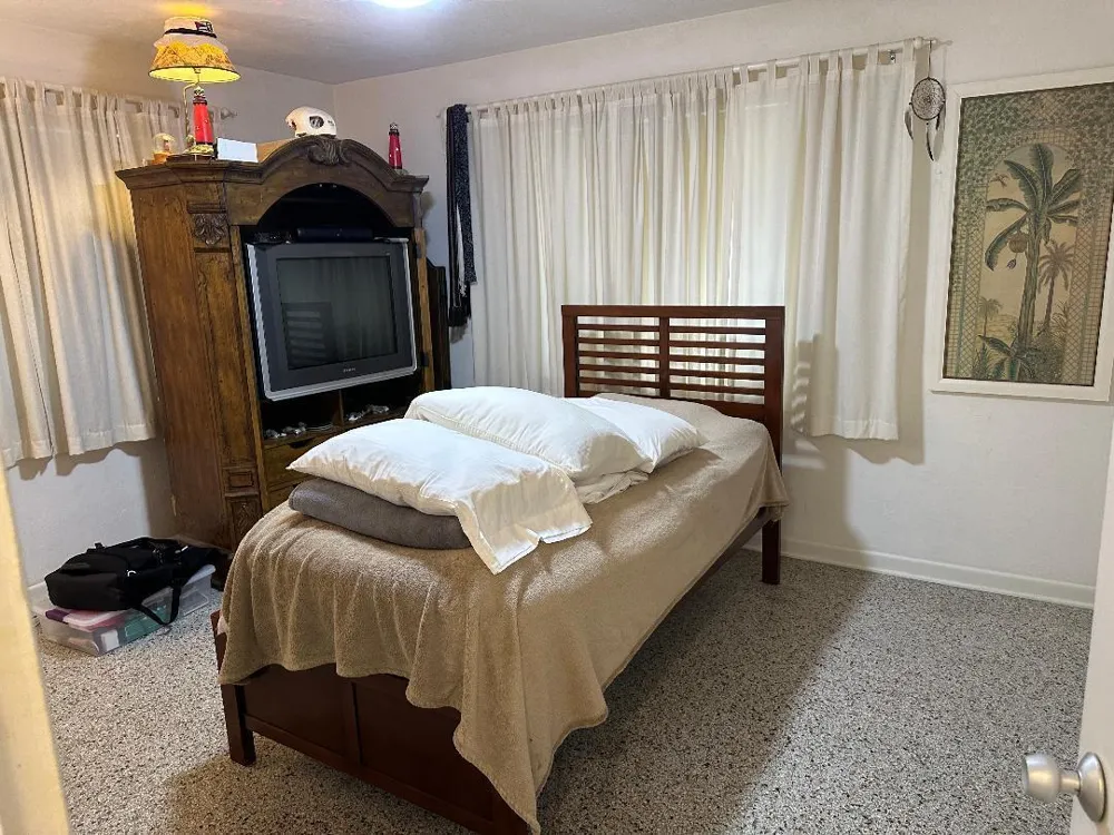 1075 James Road Lake Worth, FL 33462