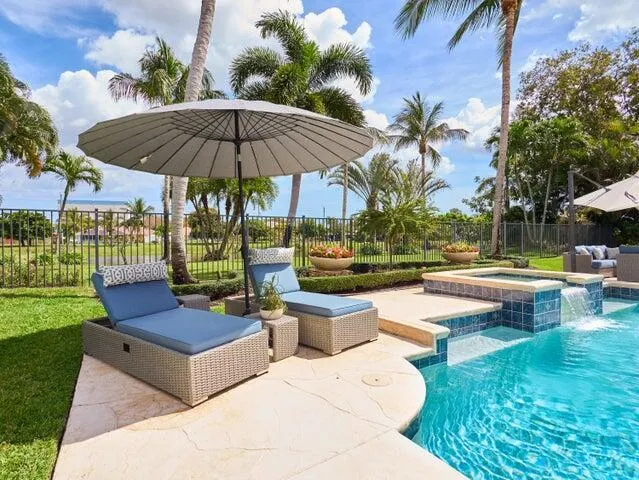 3700 Embassy Drive West Palm Beach, FL 33401