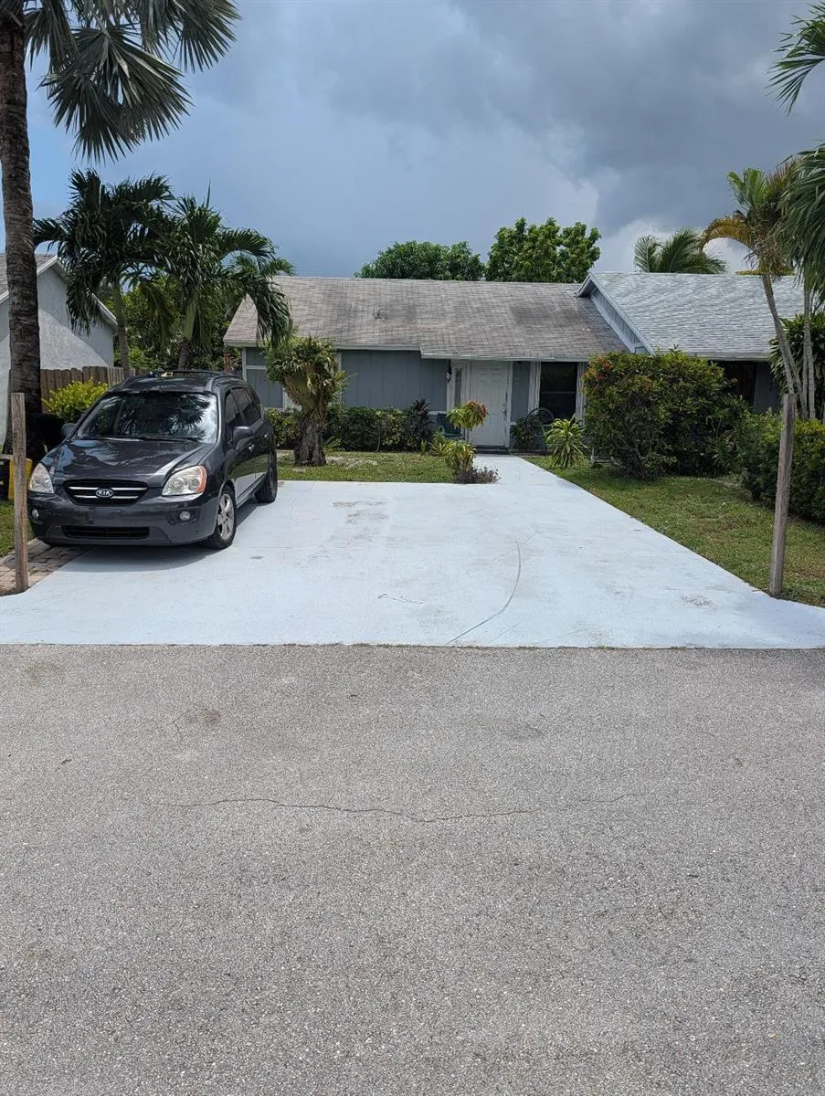 3848 Parkside Circle Palm Springs, FL 33461