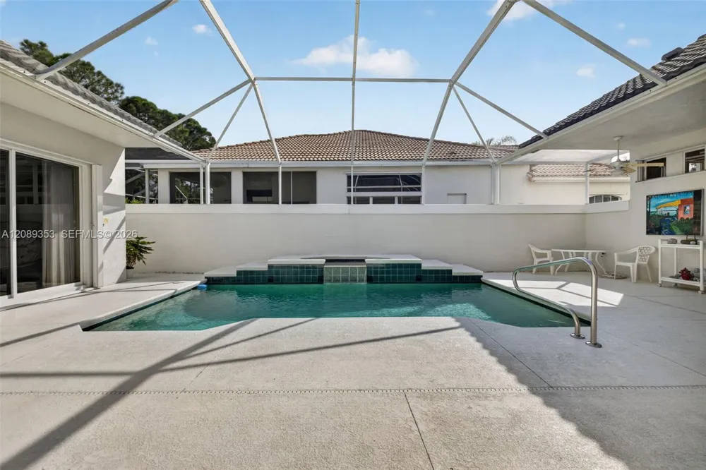 619 SW Lake Charles Cir Port St. Lucie, FL 34986