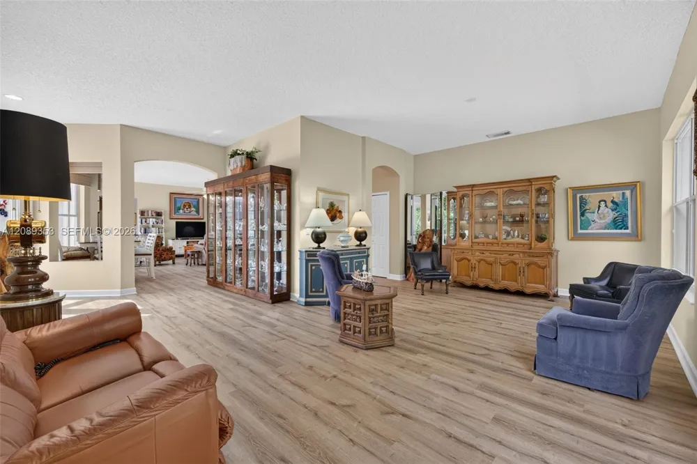 619 SW Lake Charles Cir Port St. Lucie, FL 34986