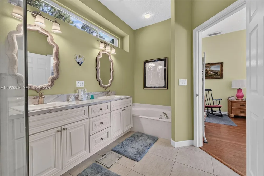 619 SW Lake Charles Cir Port St. Lucie, FL 34986