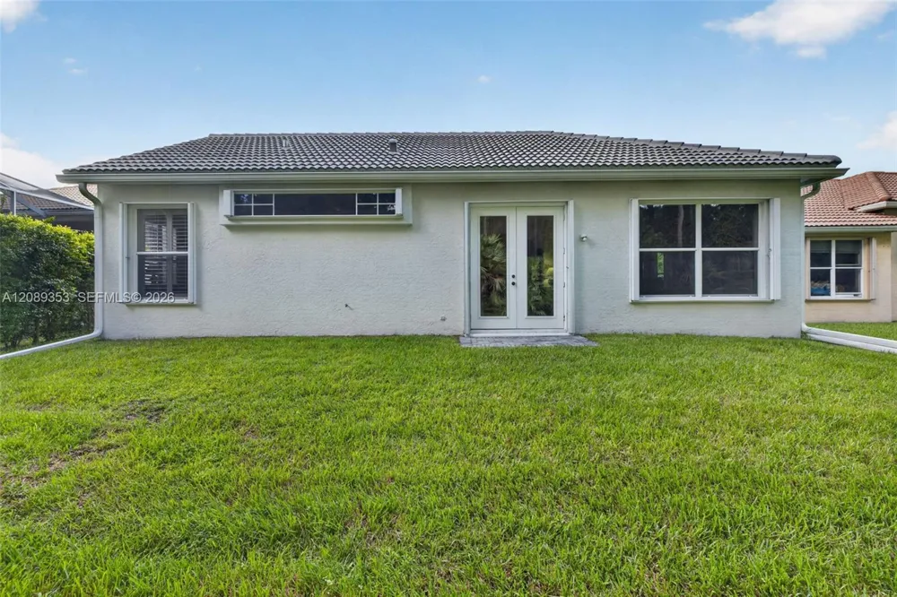 619 SW Lake Charles Cir Port St. Lucie, FL 34986