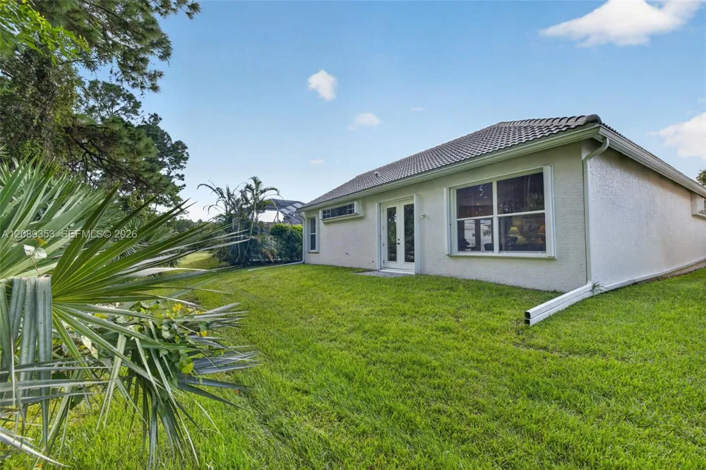 619 SW Lake Charles Cir Port St. Lucie, FL 34986