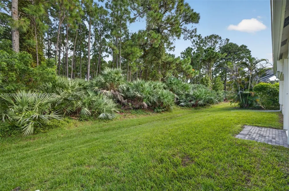 619 SW Lake Charles Cir Port St. Lucie, FL 34986