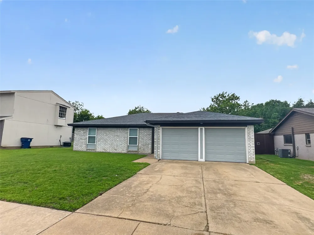 109 Heights Drive Crowley, TX 76036