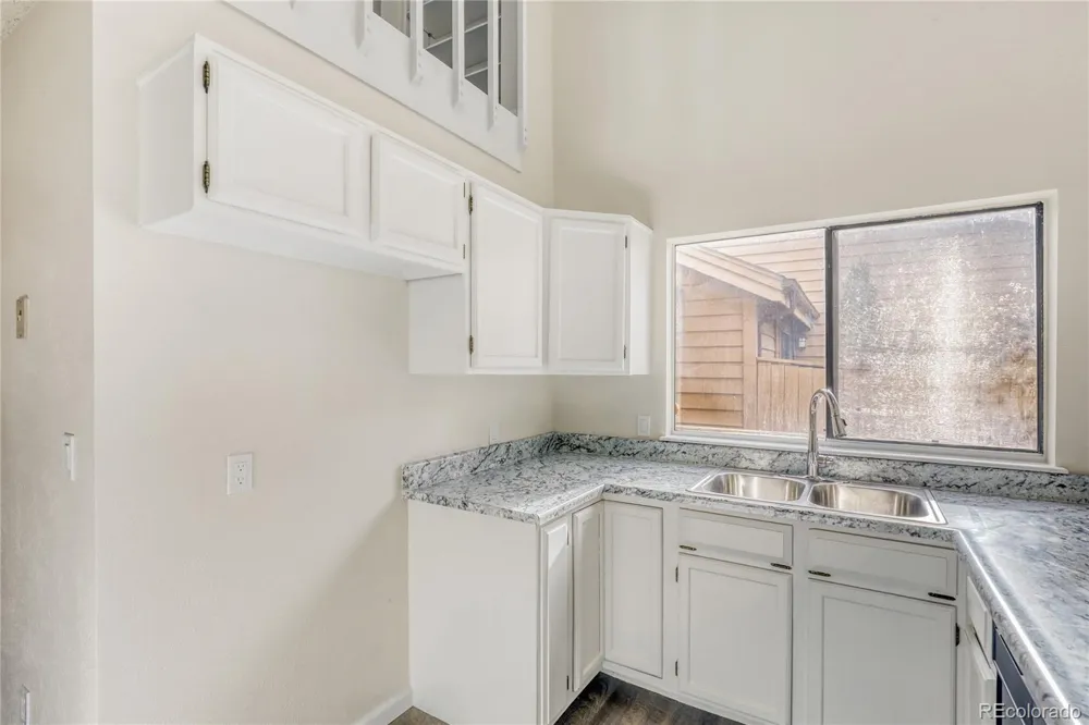 204 S Eagle Circle Aurora, CO 80012