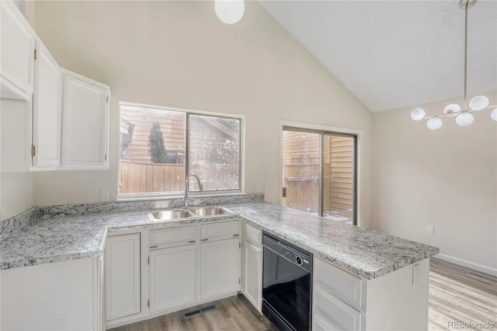 204 S Eagle Circle Aurora, CO 80012