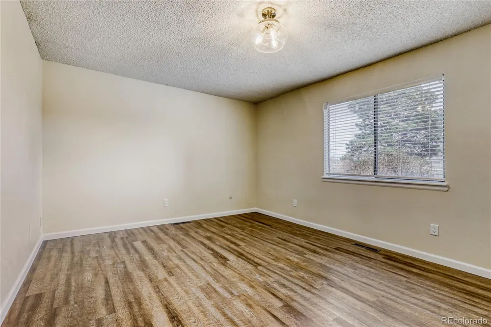 204 S Eagle Circle Aurora, CO 80012