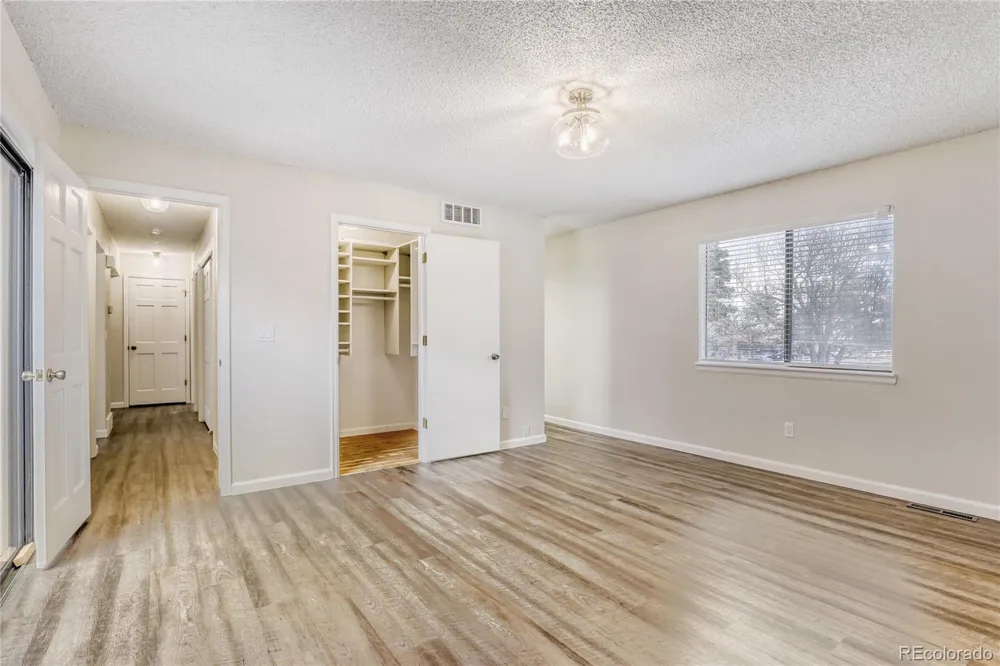 204 S Eagle Circle Aurora, CO 80012