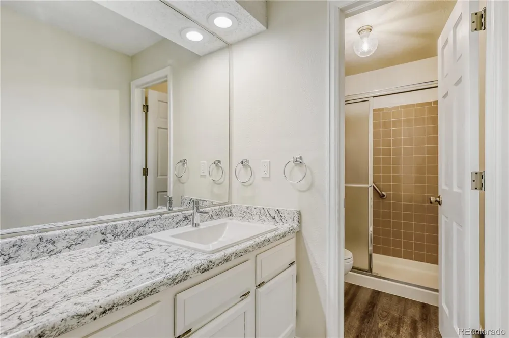 204 S Eagle Circle Aurora, CO 80012