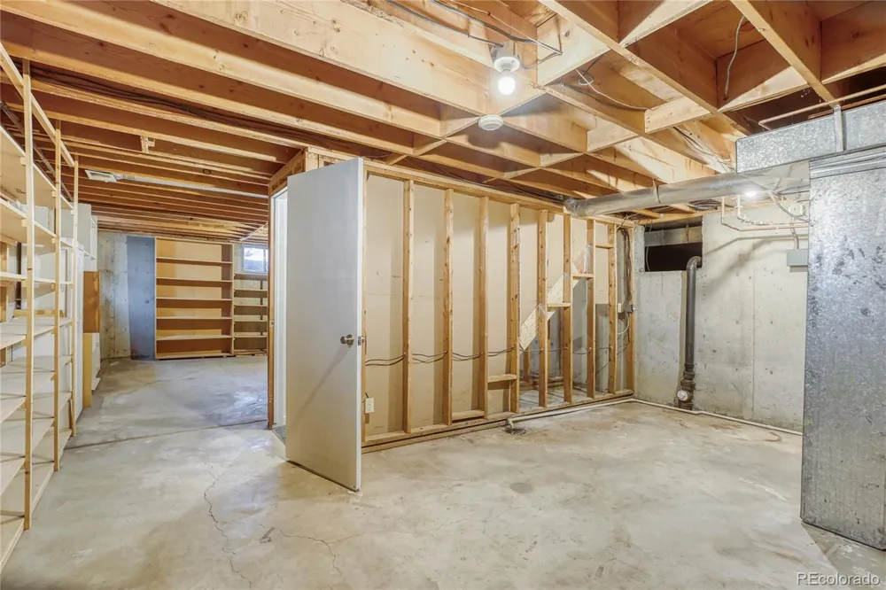 204 S Eagle Circle Aurora, CO 80012
