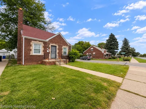 3167 E Outer Drive