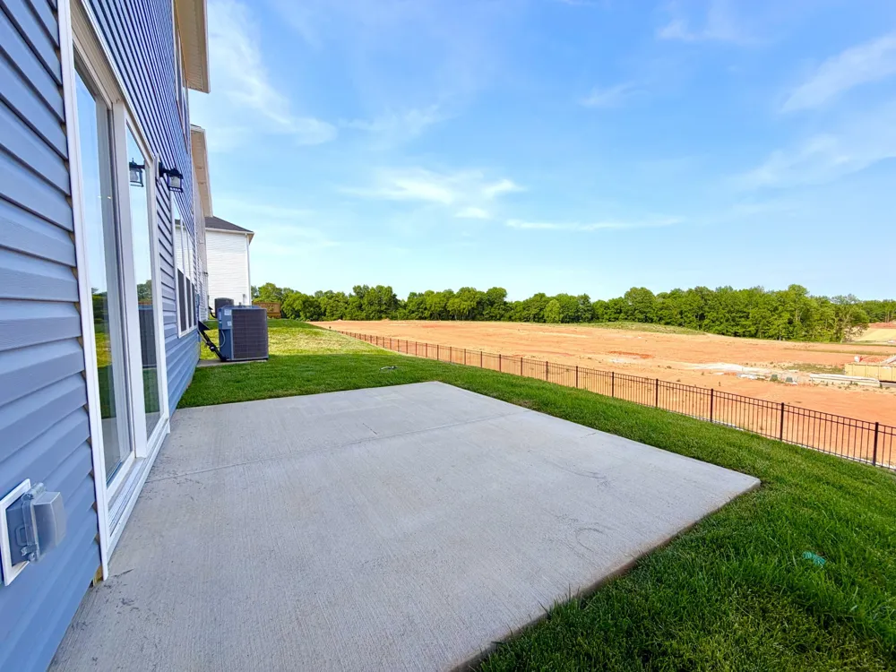 2372 Woodmeadow Dr Clarksville, TN 37043