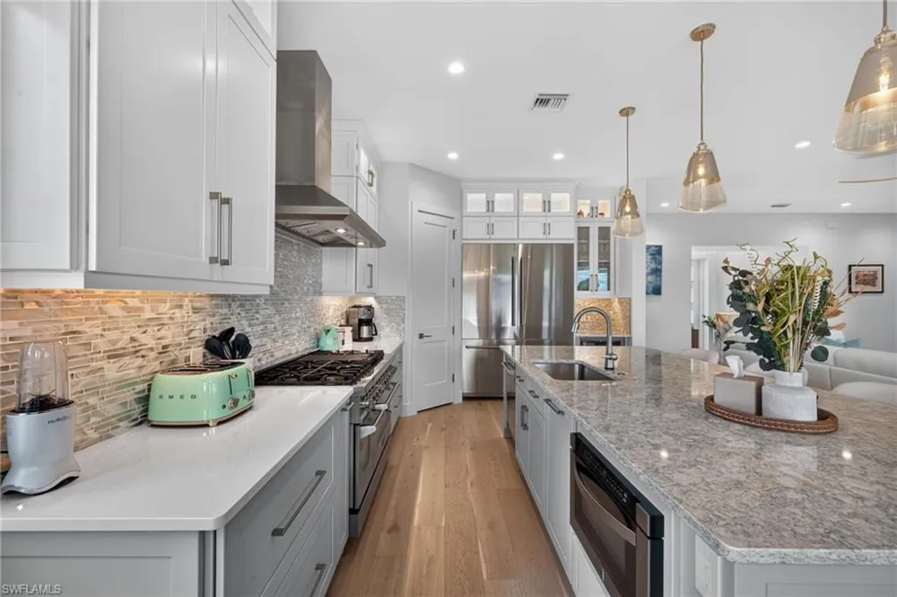 1272 Par View Drive Sanibel, FL 33957