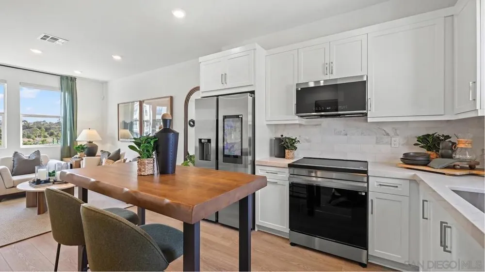 256 Larkspur Oceanside, CA 92057