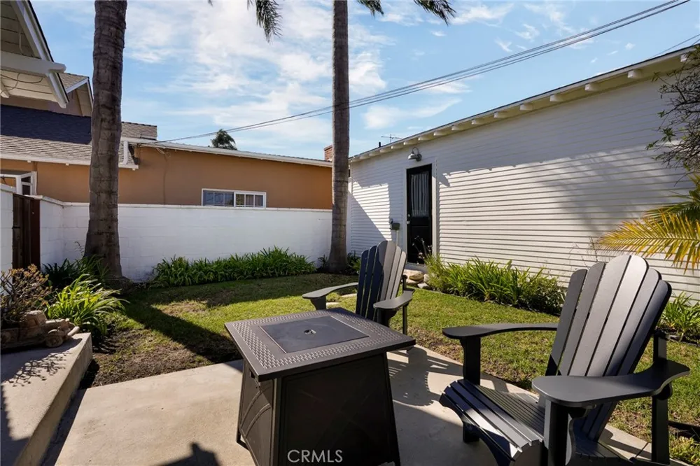 1376 W 10th Los Angeles, CA 90732