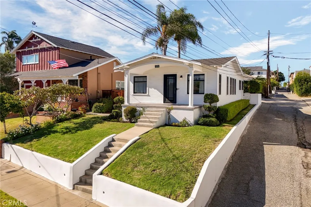 1376 W 10th Los Angeles, CA 90732