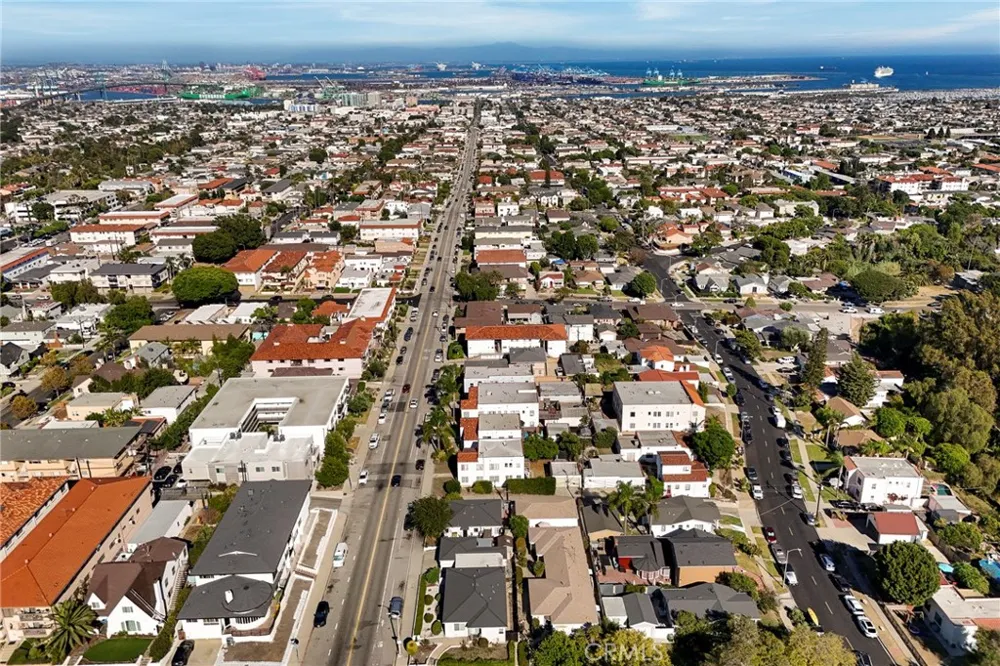 1376 W 10th Los Angeles, CA 90732