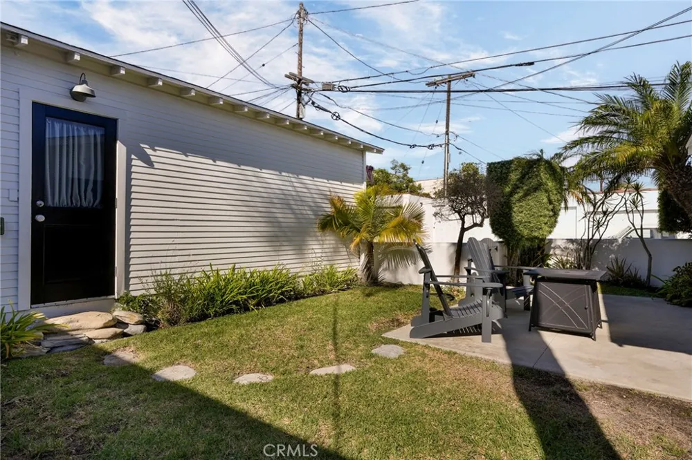 1376 W 10th Los Angeles, CA 90732