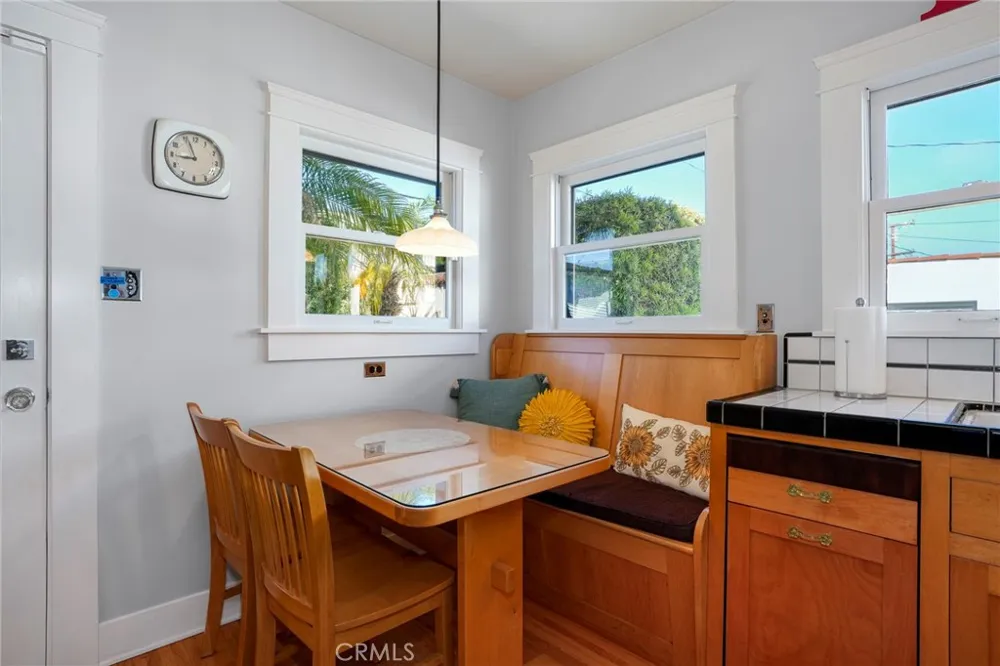 1376 W 10th Los Angeles, CA 90732