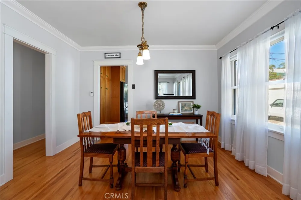 1376 W 10th Los Angeles, CA 90732