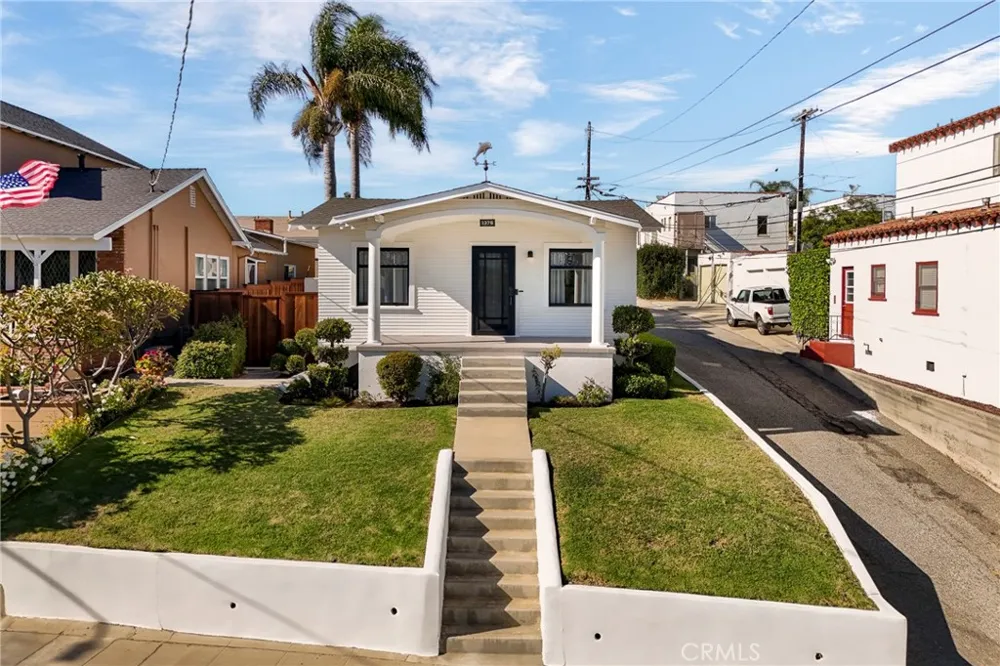 1376 W 10th Los Angeles, CA 90732