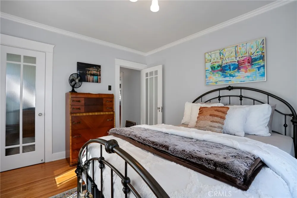 1376 W 10th Los Angeles, CA 90732