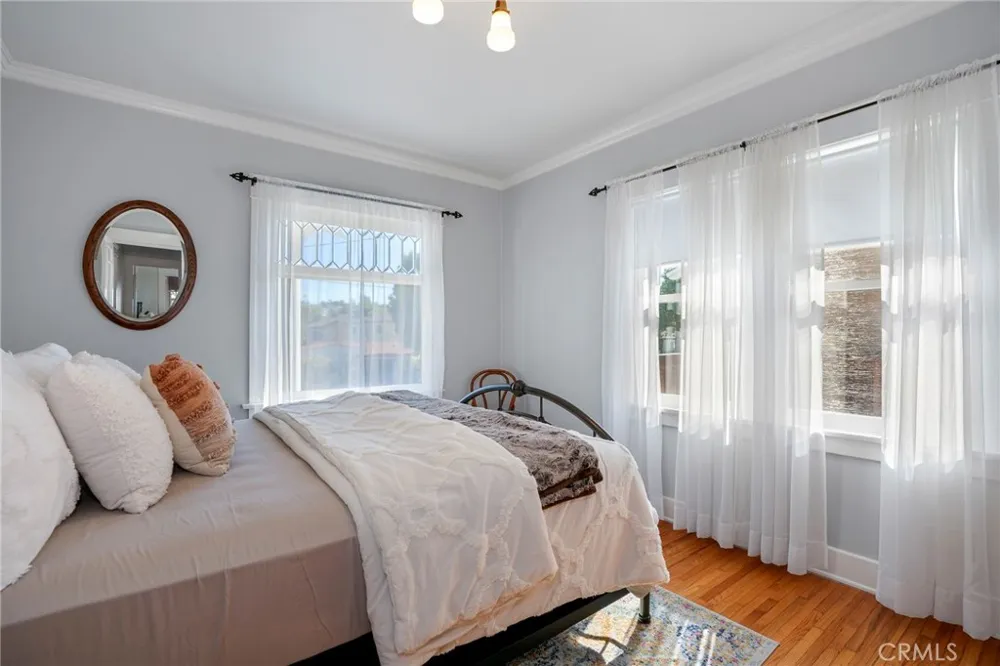 1376 W 10th Los Angeles, CA 90732