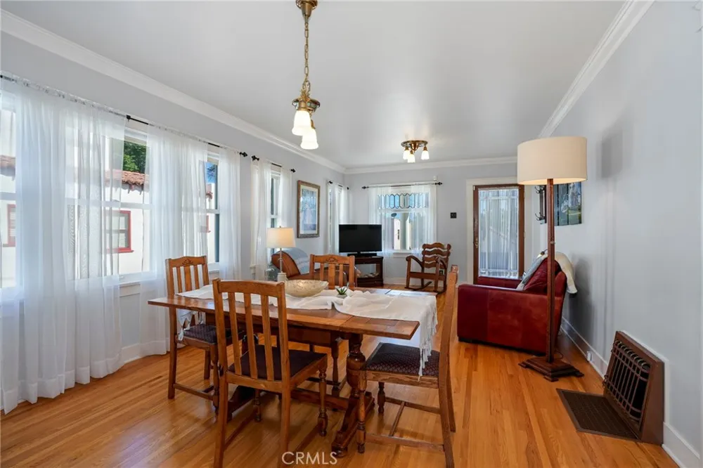 1376 W 10th Los Angeles, CA 90732