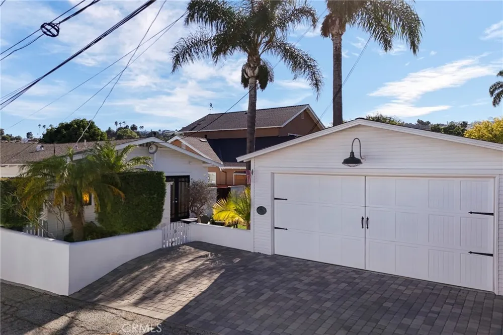 1376 W 10th Los Angeles, CA 90732