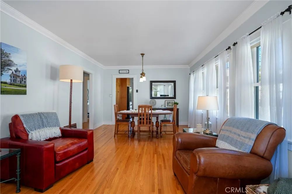 1376 W 10th Los Angeles, CA 90732