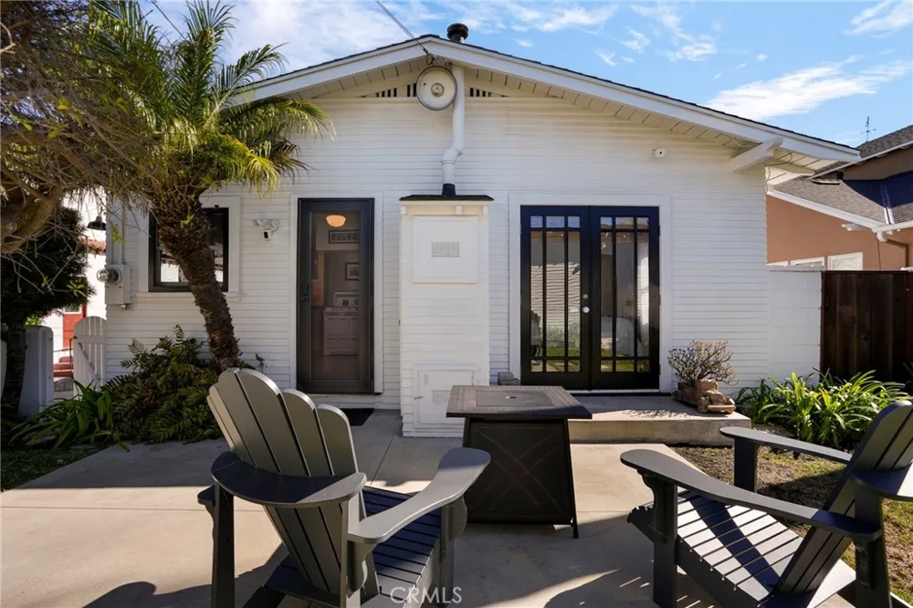 1376 W 10th Los Angeles, CA 90732