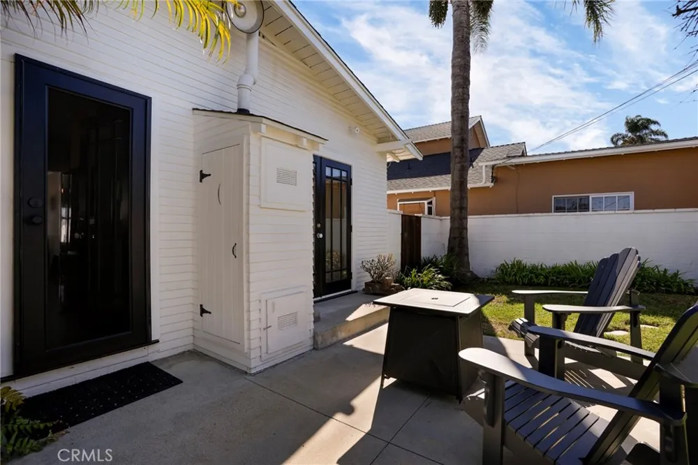 1376 W 10th Los Angeles, CA 90732