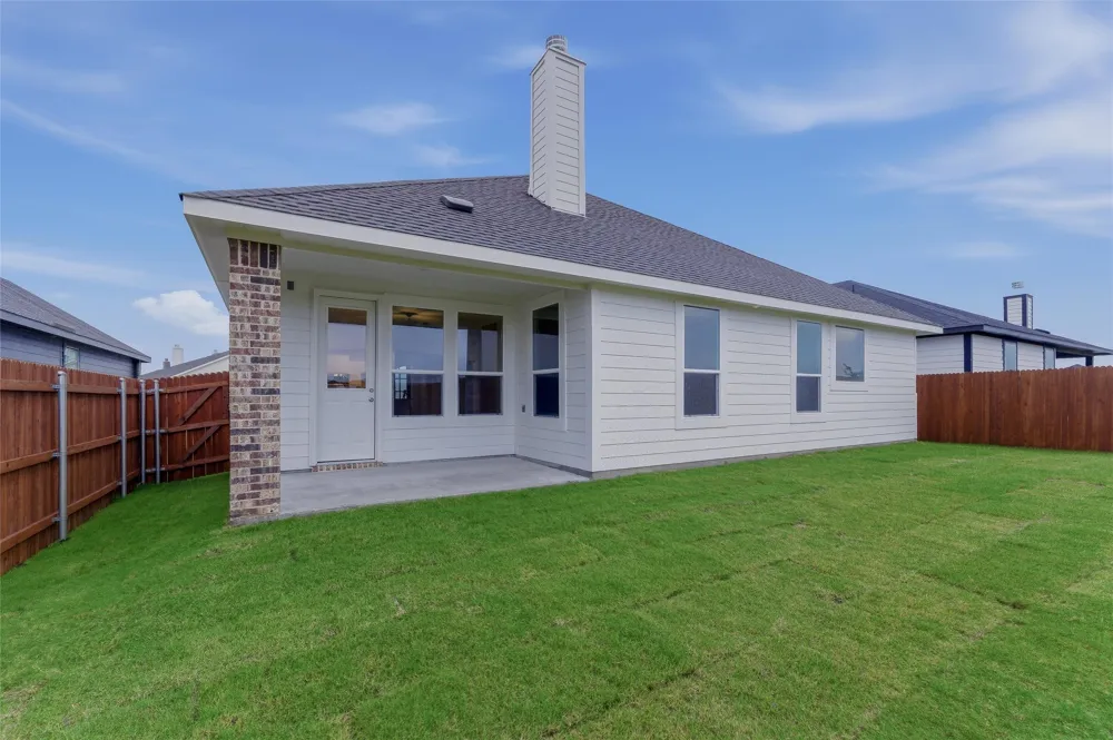 1329 Frio Drive Springtown, TX 76082