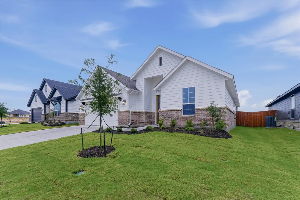 1329 Frio Drive Springtown, TX 76082