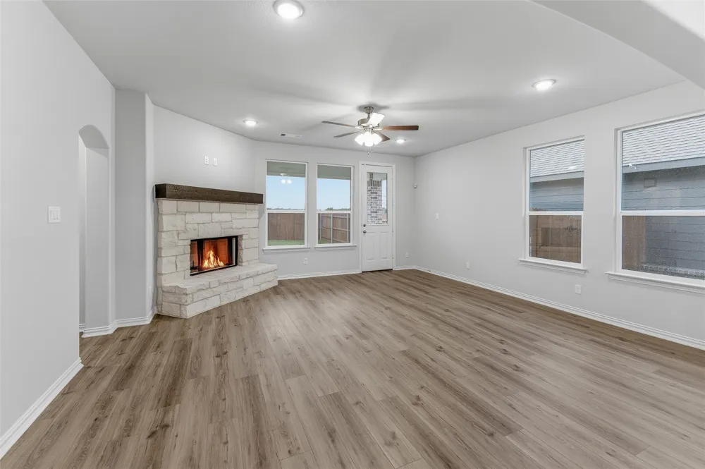 1329 Frio Drive Springtown, TX 76082