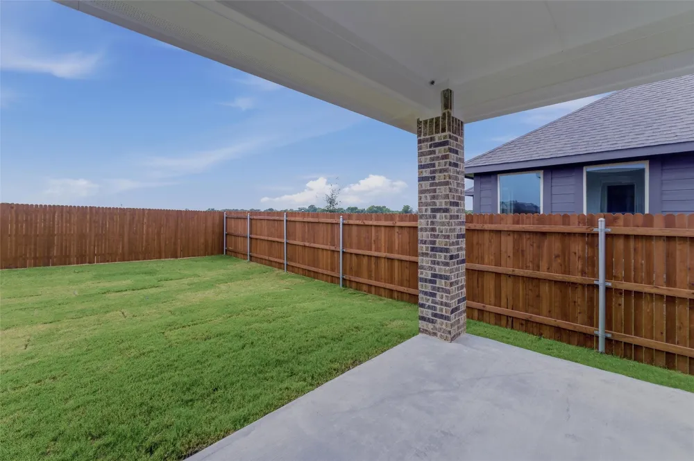 1329 Frio Drive Springtown, TX 76082
