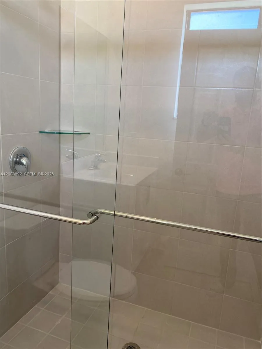 10948 W 32nd Ln Hialeah, FL 33018