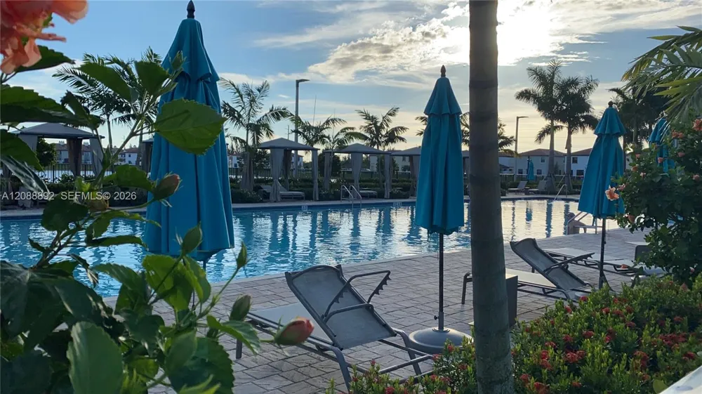 10948 W 32nd Ln Hialeah, FL 33018