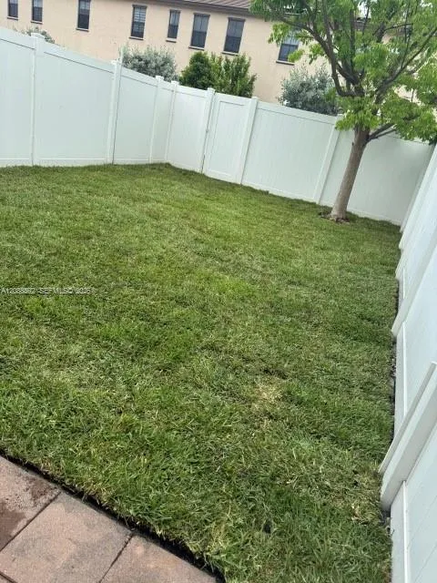 10948 W 32nd Ln Hialeah, FL 33018