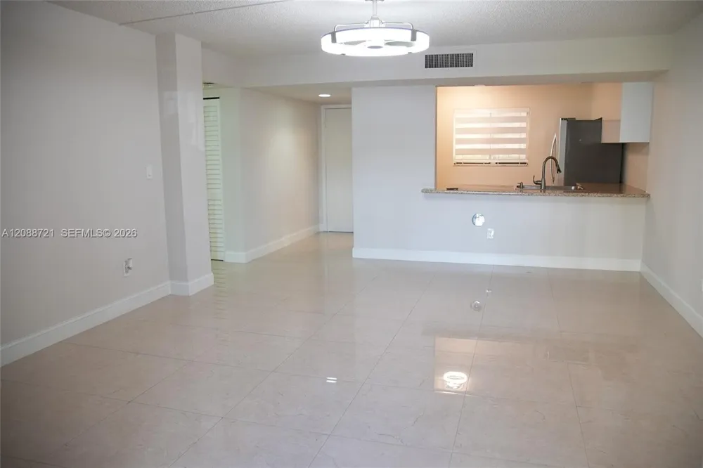 8635 NW 8th St #103 Miami, FL 33126