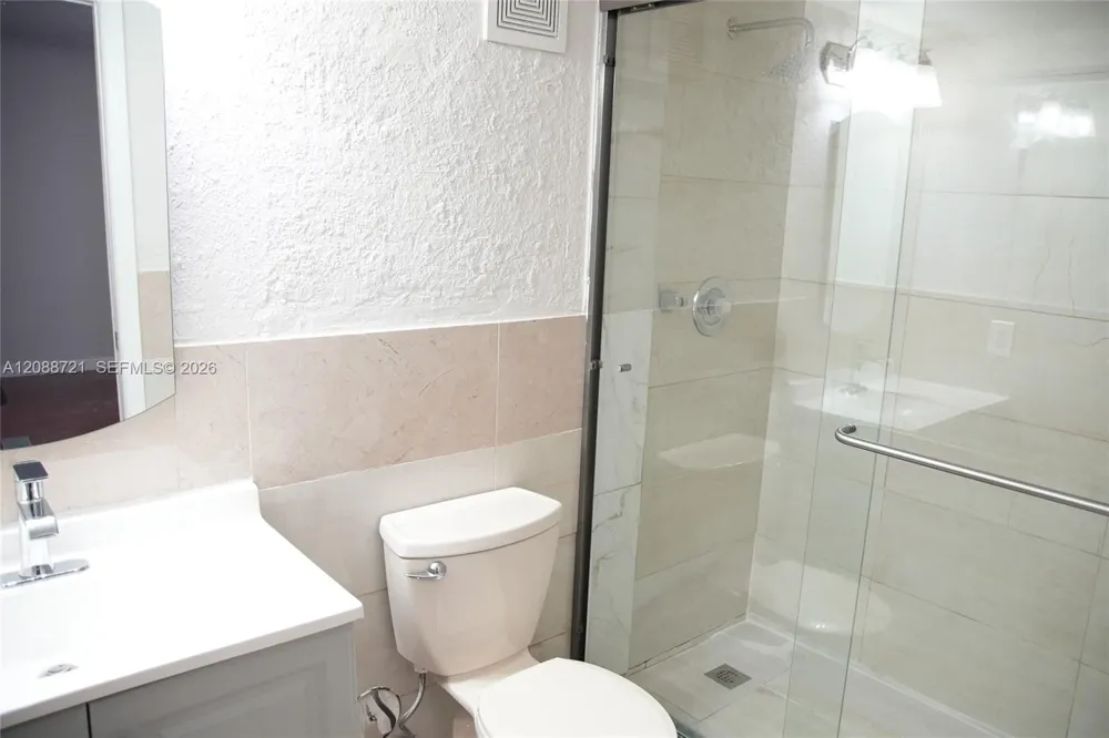 8635 NW 8th St #103 Miami, FL 33126