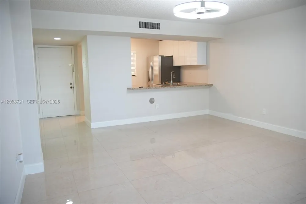 8635 NW 8th St #103 Miami, FL 33126