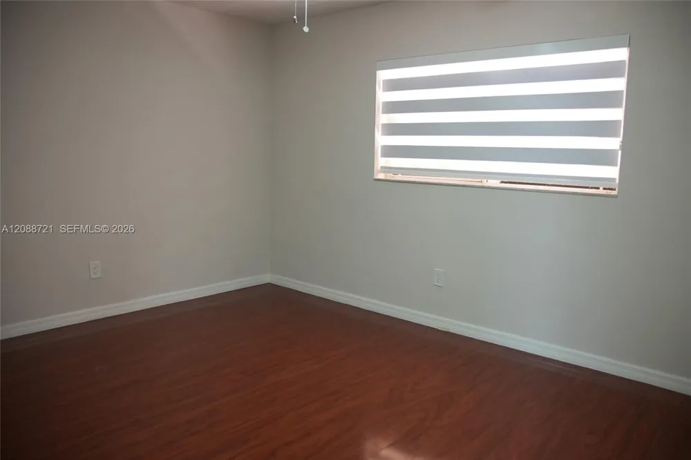 8635 NW 8th St #103 Miami, FL 33126