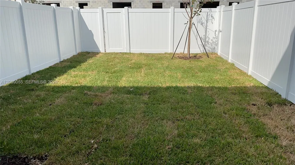 10948 W 32nd Ln Hialeah, FL 33018
